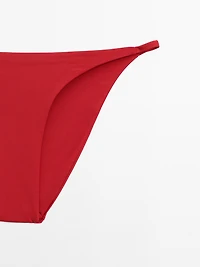 Bikini bottoms with thin straps