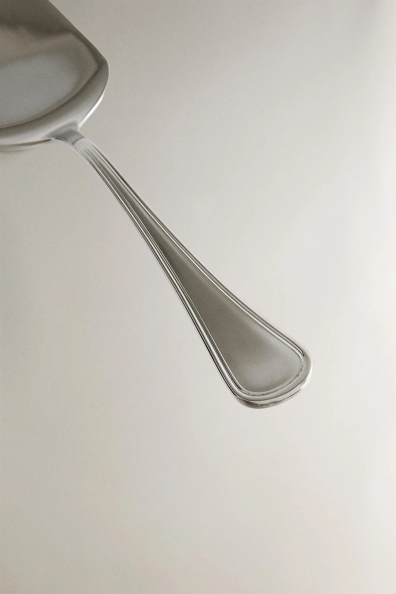 SHINY STEEL CAKE SERVER