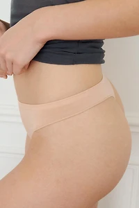 SEAMLESS SOLID THONG