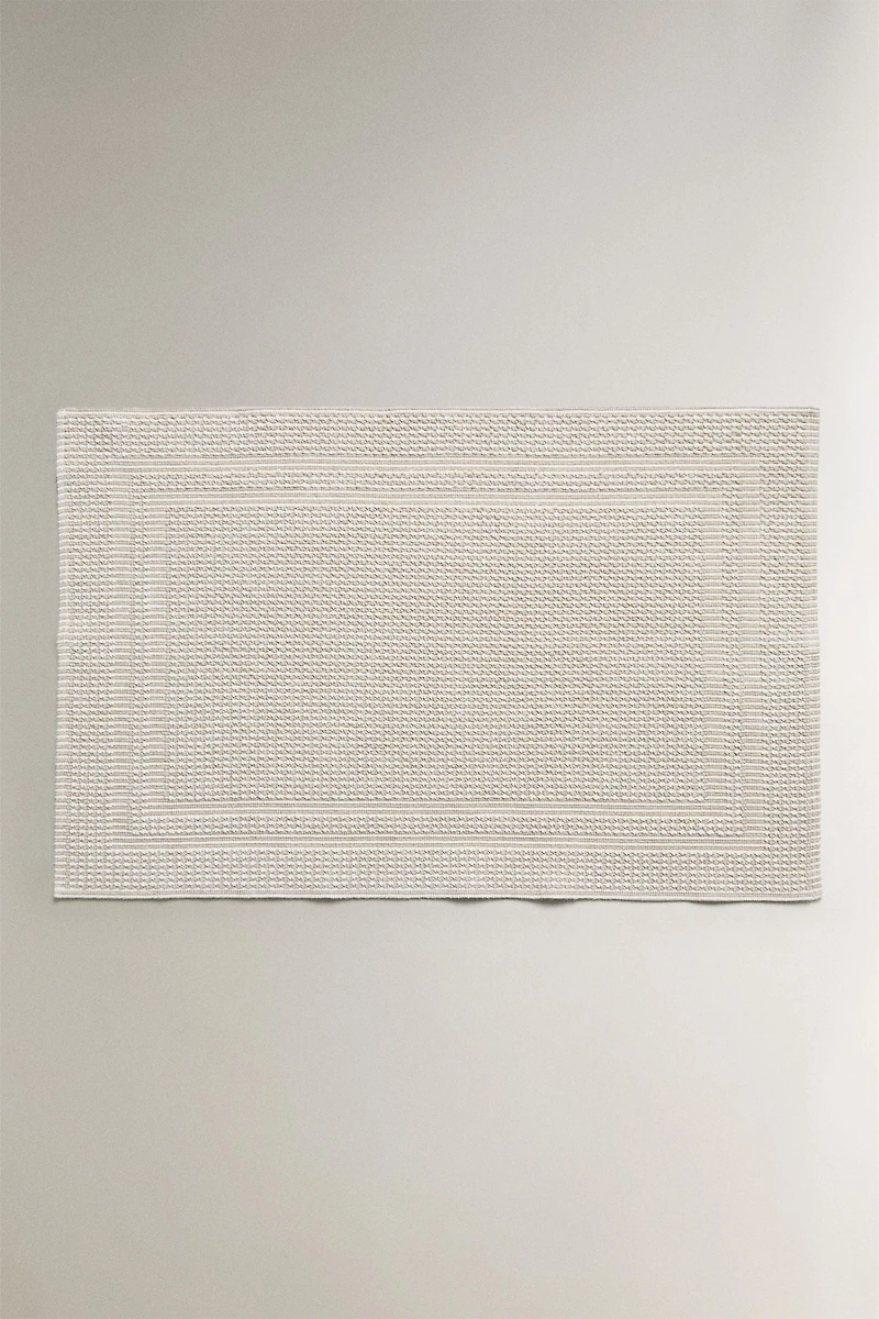 TEXTURED CHECK BATH MAT