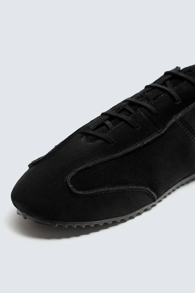 LIMITED EDITION LEATHER SNEAKERS