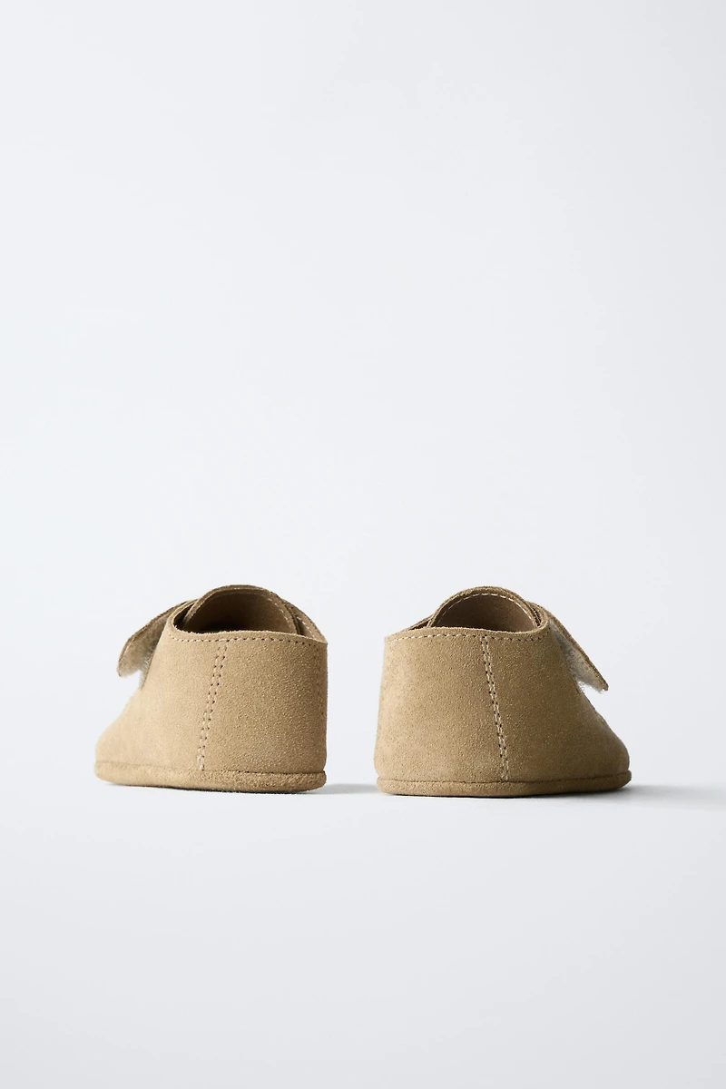 CHAUSSURES EN CUIR