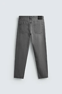 SLIM TAPERED FIT JEANS