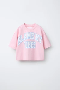 T-SHIRT VARSITY À INSCRIPTION