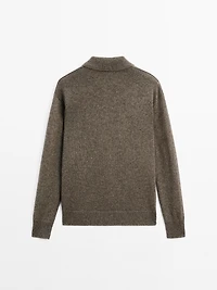 100% cashmere sweater with pocket detail