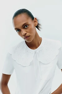 EMBROIDERED PETER PAN COLLAR T-SHIRT