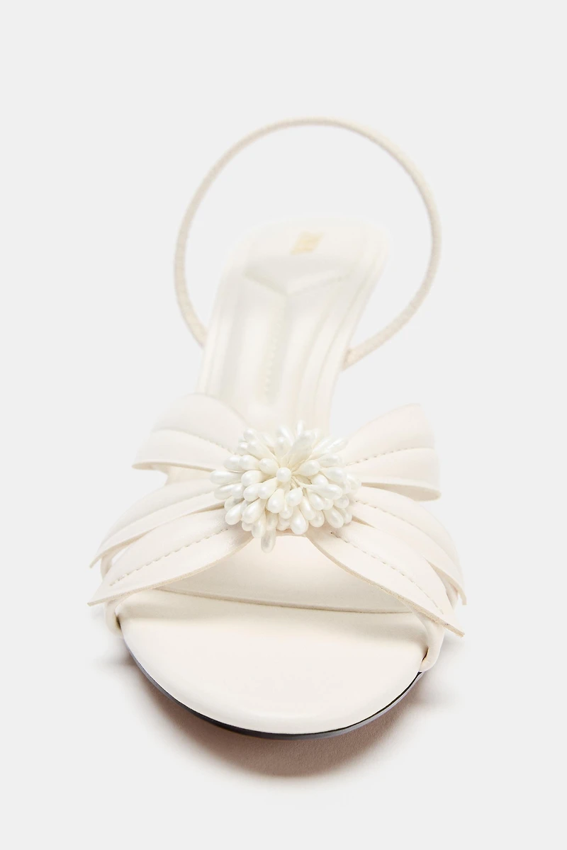 FLORAL DETAIL HEELED SANDALS