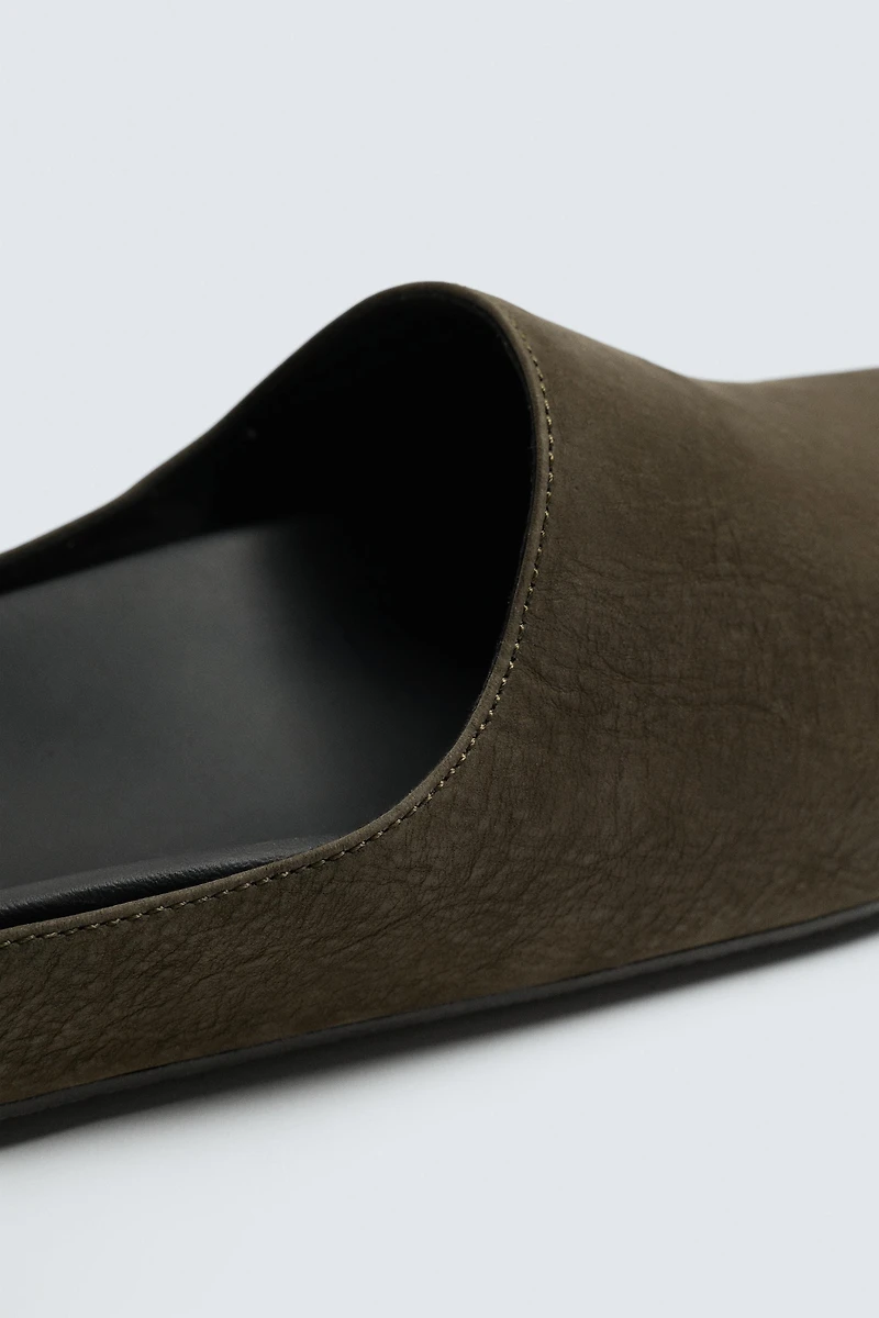 LEATHER CLOGS