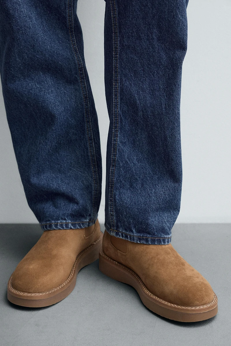 LEATHER CHELSEA BOOTS