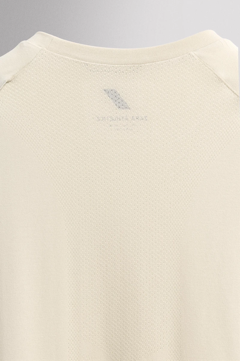 SEAMLESS TRAINING T-SHIRT