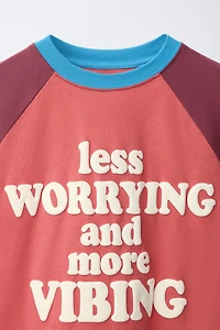 TEXT PRINT RAGLAN T-SHIRT