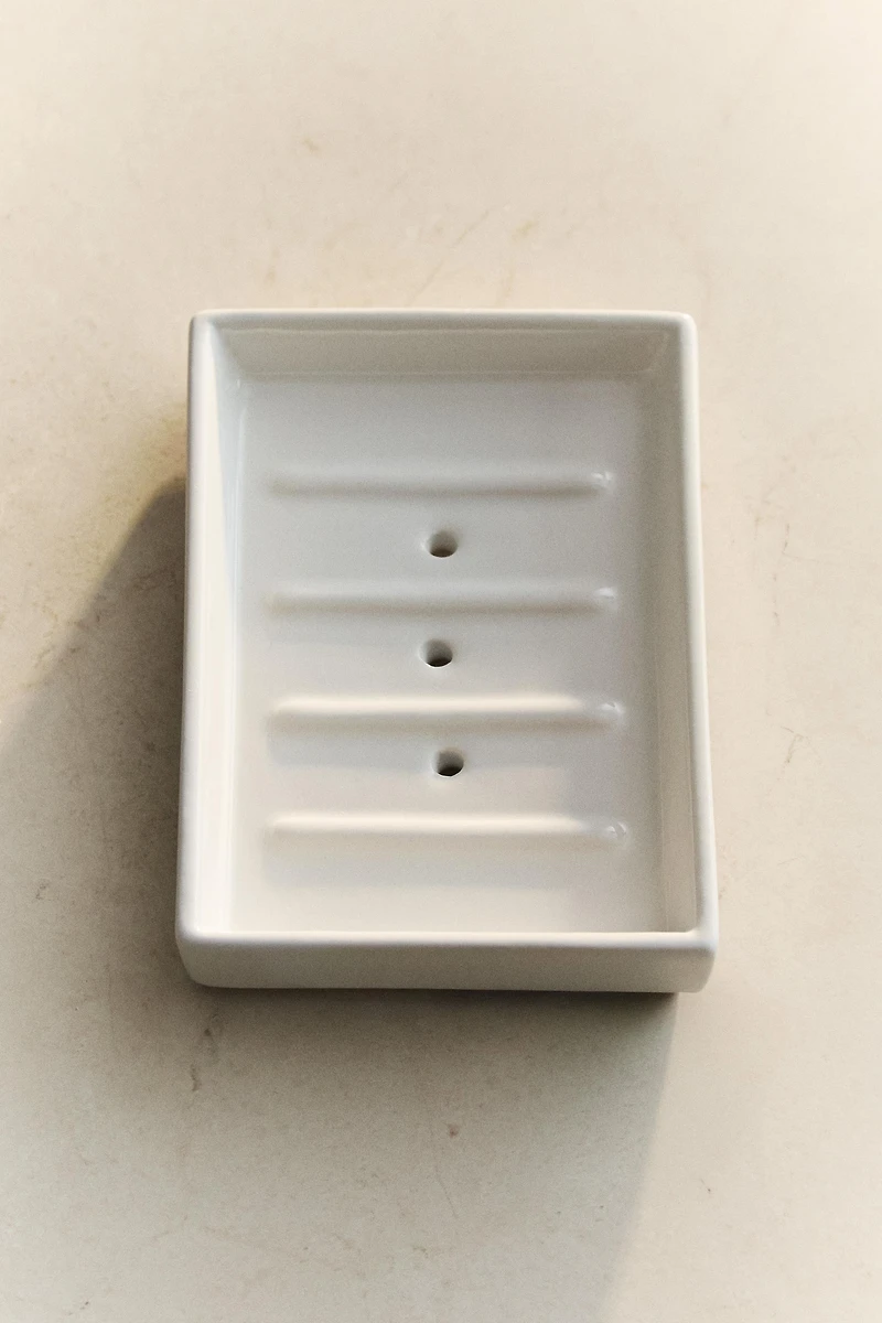 WHITE EARTHENWARE SOAP DISH