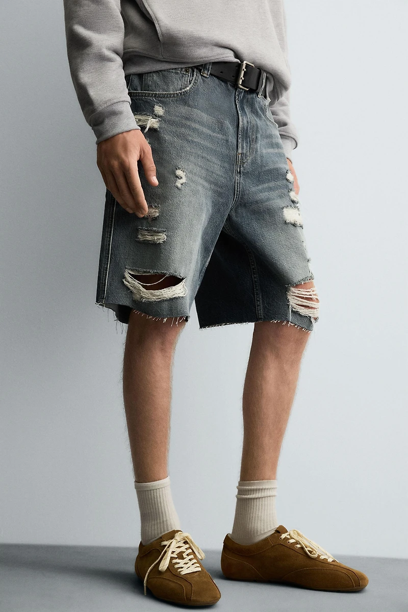 BERMUDA EN DENIM DÉCHIRÉ