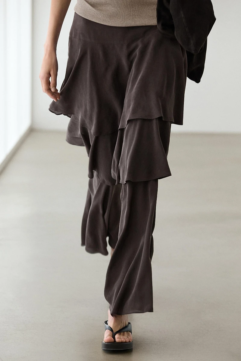 Flowing skort with ruffles