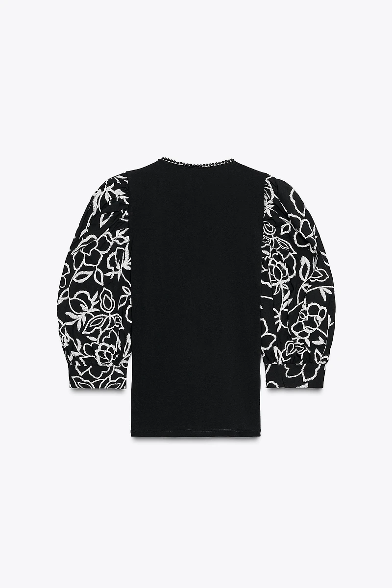 EMBROIDERED FLOWER PUFF SLEEVE TOP