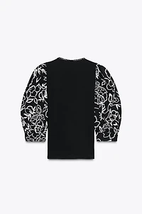 EMBROIDERED FLOWER PUFF SLEEVE TOP