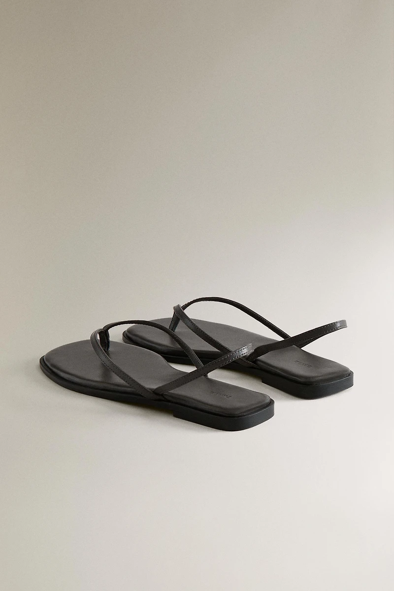 ASYMMETRIC STRAP LEATHER SANDALS