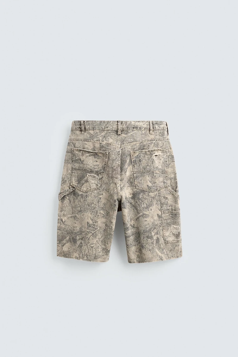 BERMUDA RELAXED FIT IMPRIMÉ ABSTRAIT DÉLAVÉ