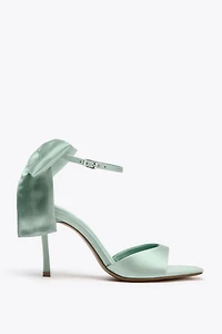 MAXI BOW HEELED SANDALS