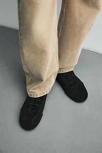 LIMITED EDITION LEATHER SNEAKERS