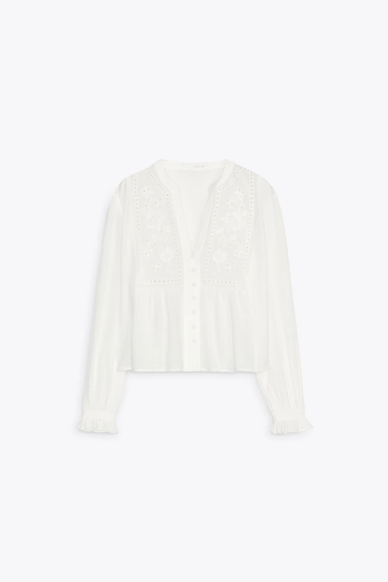 BLOUSE COURTE BRODÉE PERFORÉE
