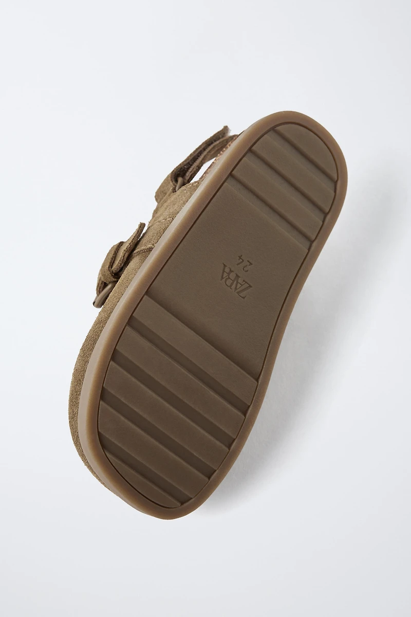 LEATHER BUCKLE CLOGS