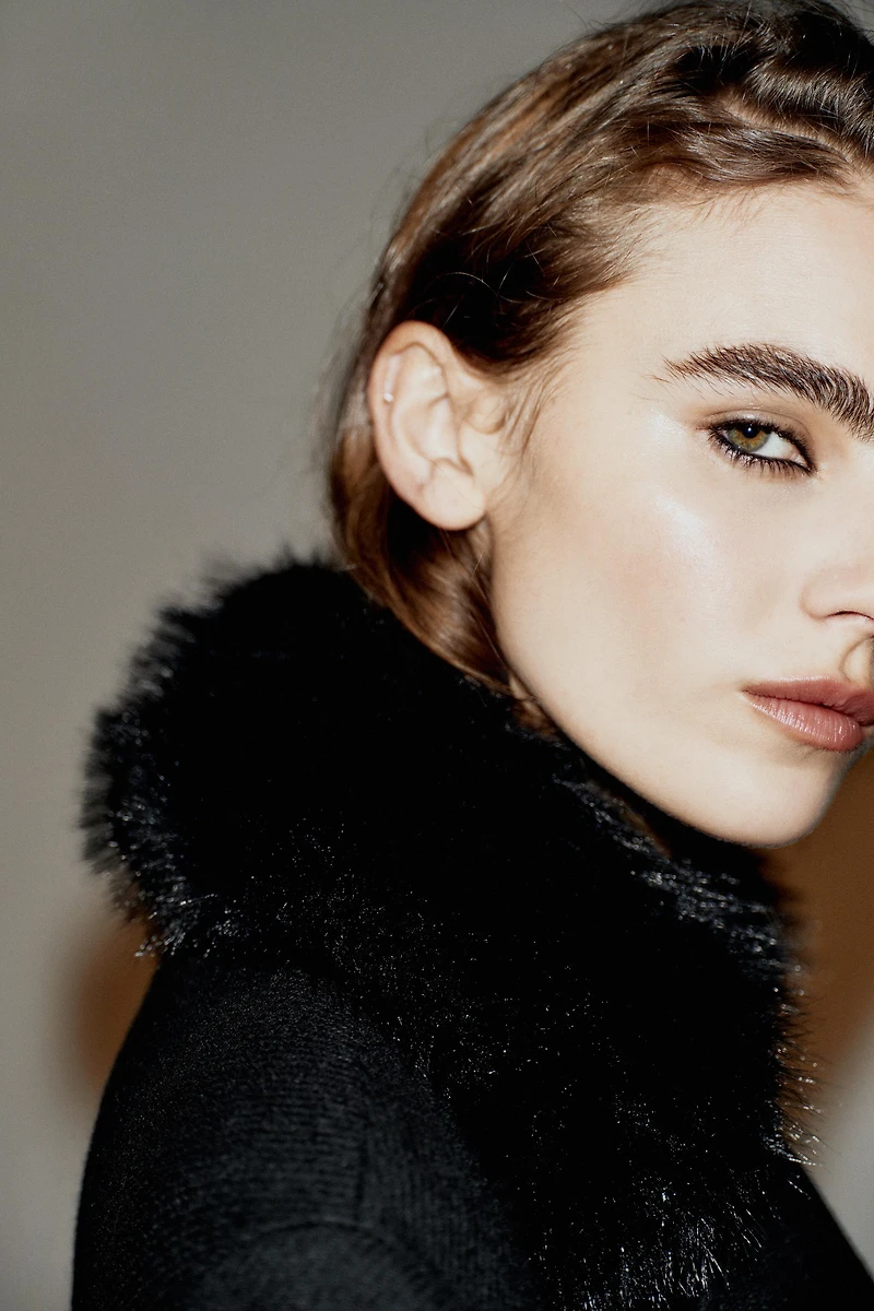 SHORT WOOL COAT WITH FAUX FUR LAPEL