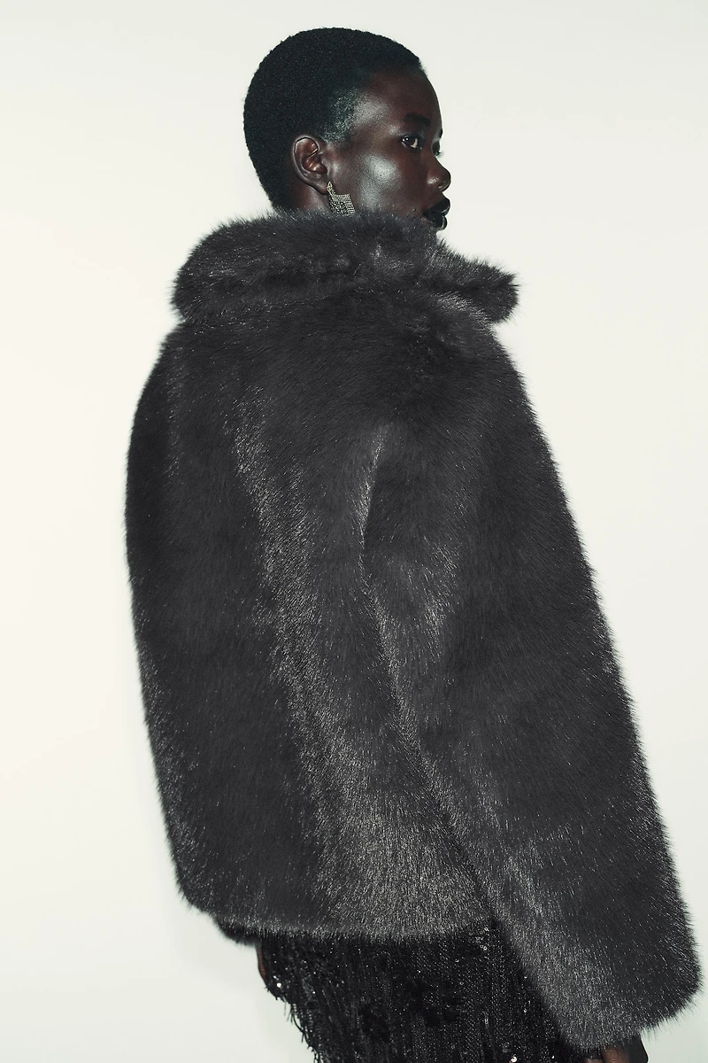 MANTEAU COURT RÉVERSIBLE EFFET FOURRURE