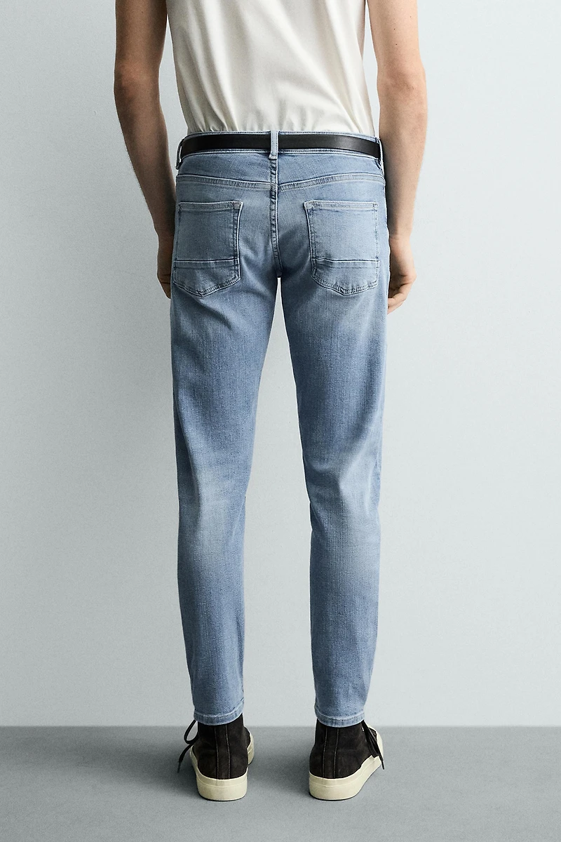 SKINNY FIT JEANS