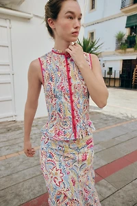 TOP IMPRIMÉ À BRODERIES AJOURÉES