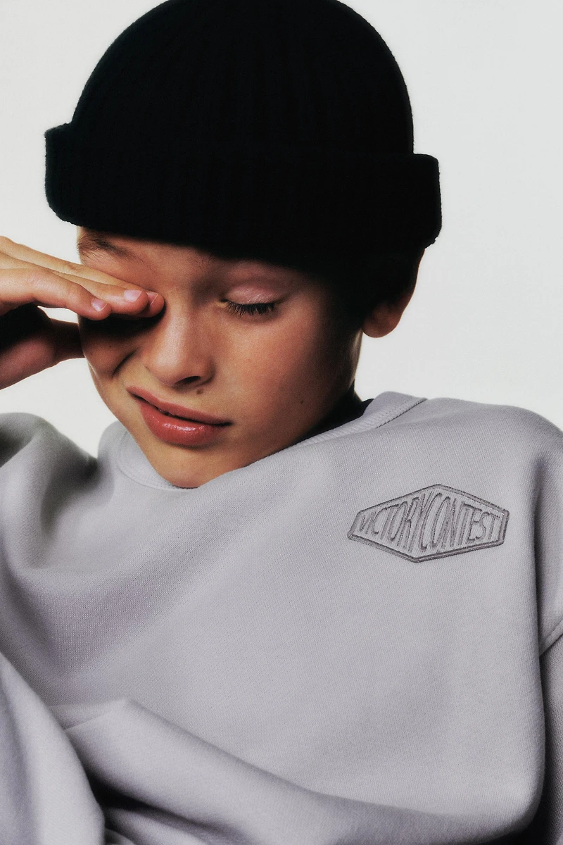 SWEATSHIRT AND JOGGER SET WITH TEXT PATCH