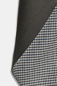 CONTRASTING PLAID HOOD