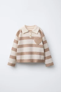 POLO EN MAILLE À RAYURES AVEC POCHE CŒUR