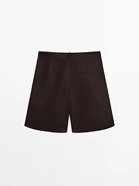 Pleated Bermuda shorts