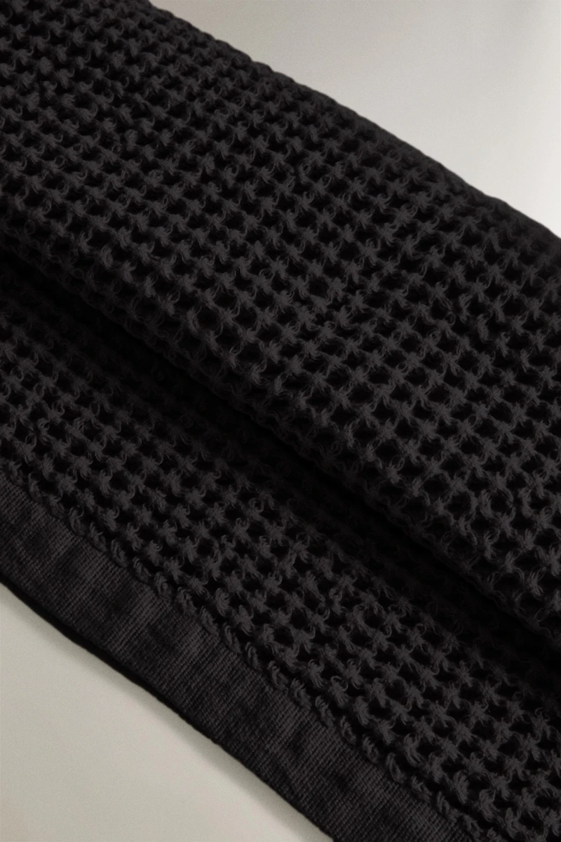 WAFFLE-KNIT COTTON BATH TOWEL