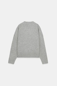 SOFT BASIC KNIT SWEATER
