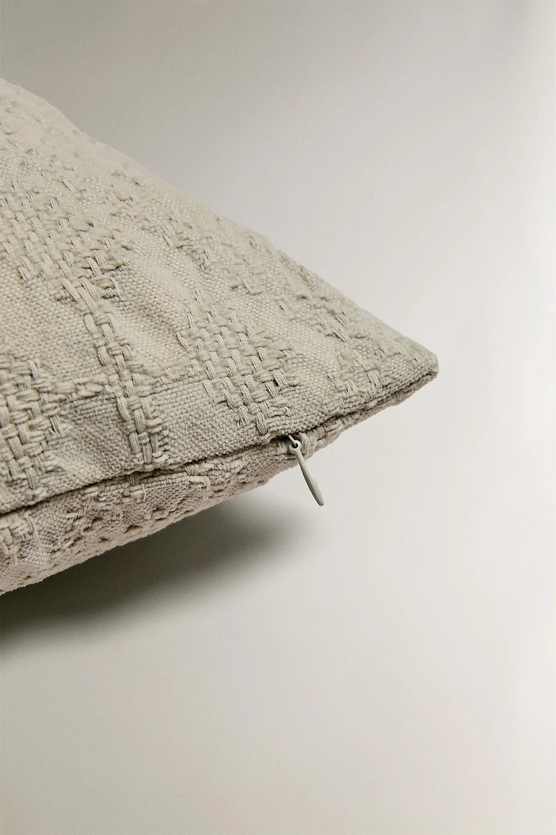 JACQUARD CUSHION COVER