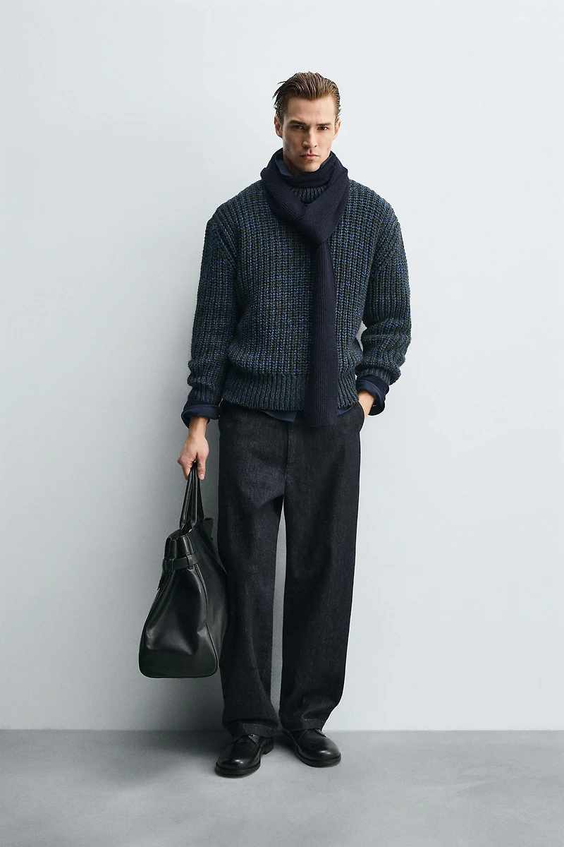 VOLUME TEXTURED JUMPER