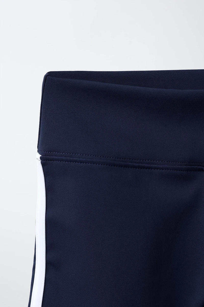 SPORTY CYCLING LEGGINGS WITH SIDE STRIPES