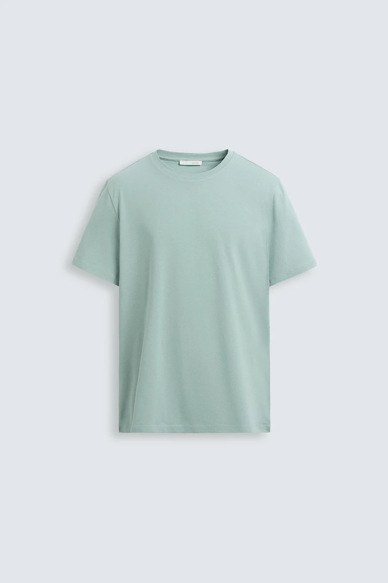 BASIC SLIM FIT T-SHIRT