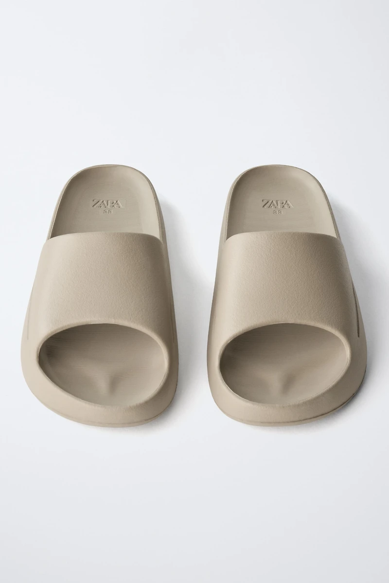 CLAQUETTES DE BAIN
