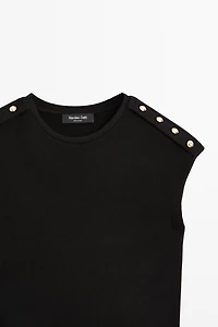 Drop sleeve T-shirt with button details