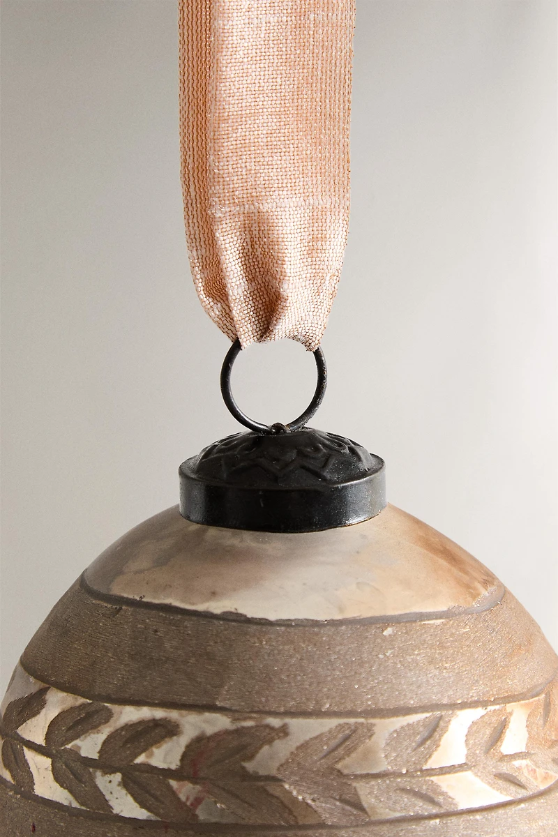 VINTAGE CHRISTMAS LEAF BALL TREE ORNAMENT