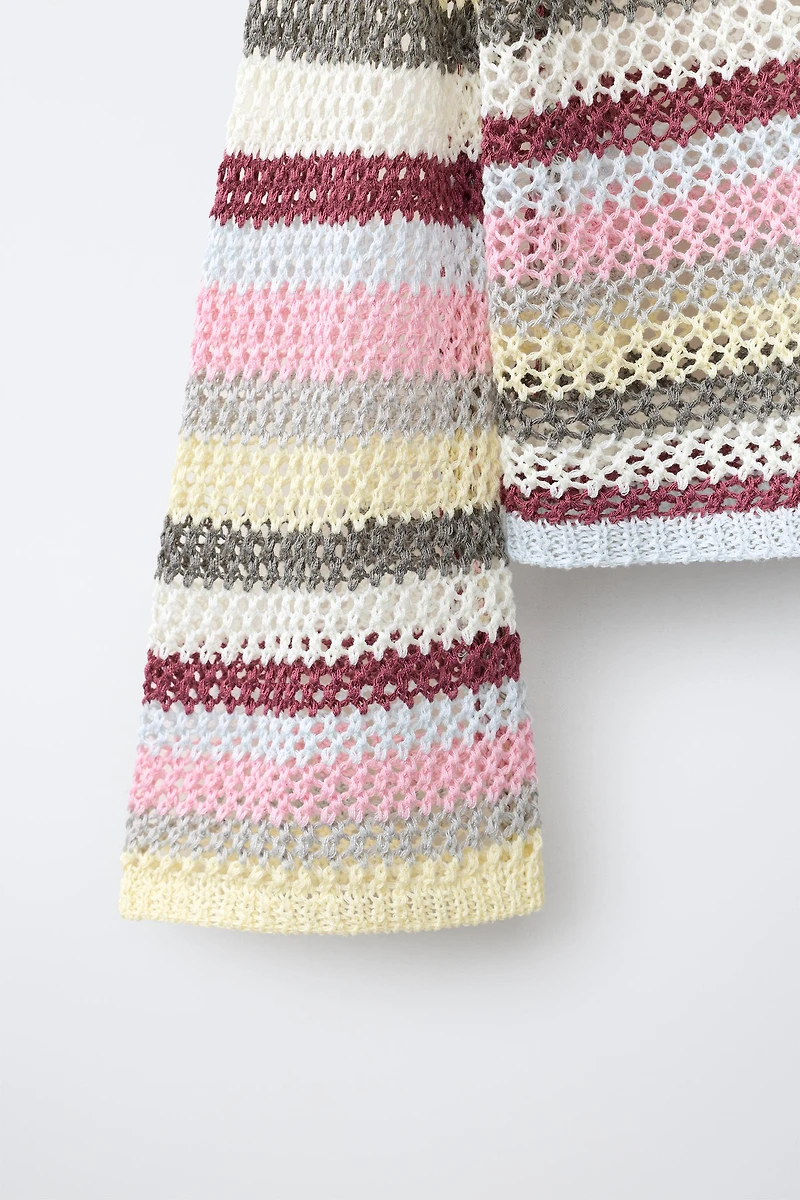 PULL EN RÉSILLE À RAYURES