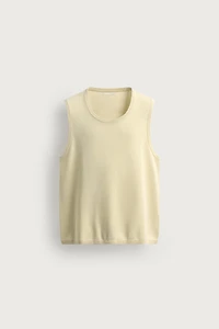 TEXTURED KNIT VEST