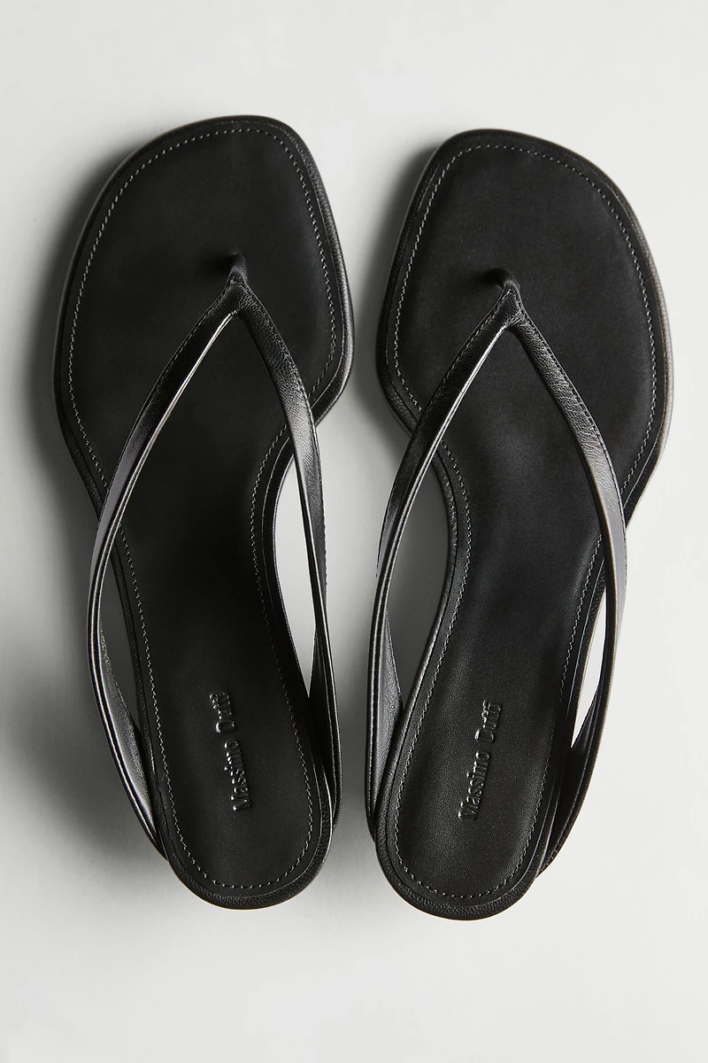 Sandale entre-doigts talon midi