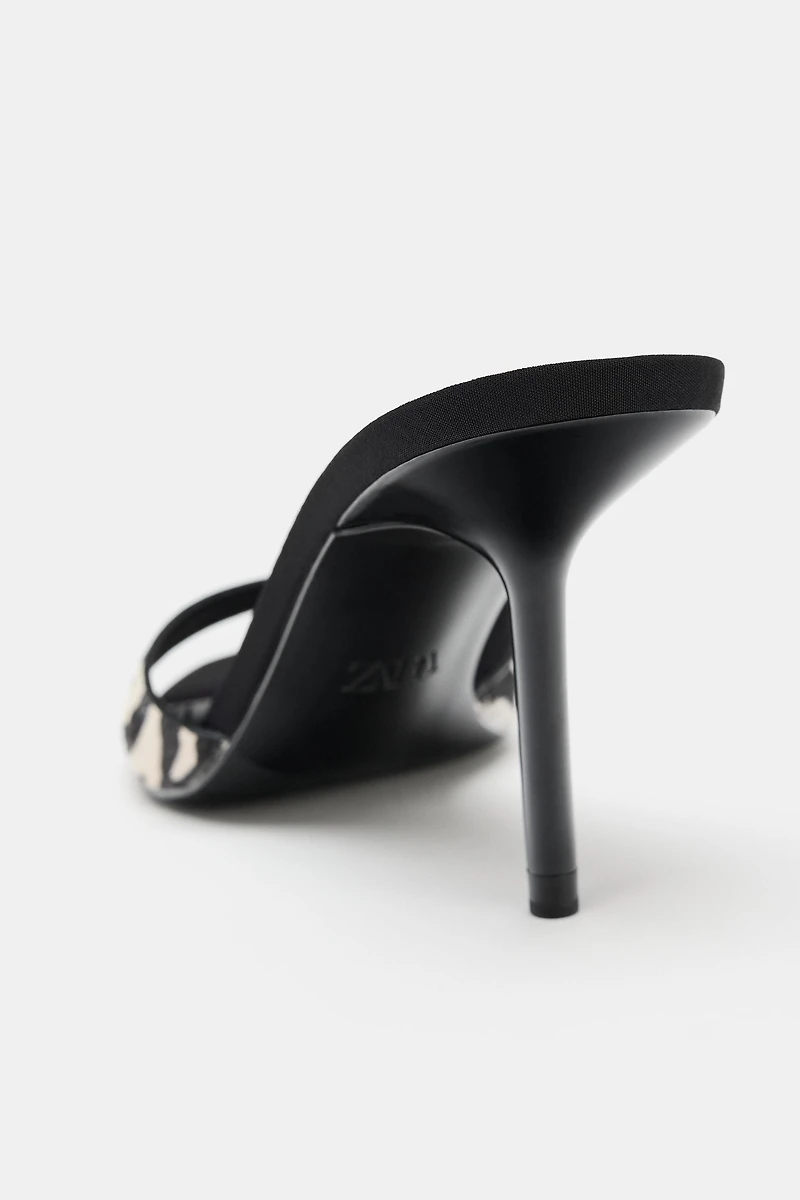 SANDALES EN CUIR À EFFET FOURRURE IMPRIMÉ