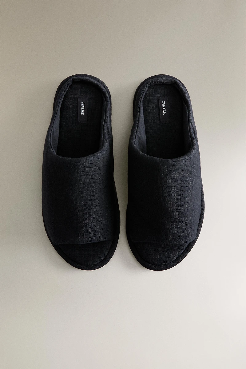 OPEN FABRIC SLIPPERS