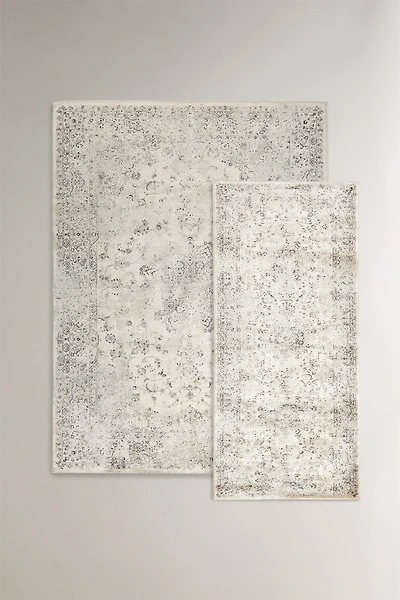 VINTAGE STYLE AREA RUG
