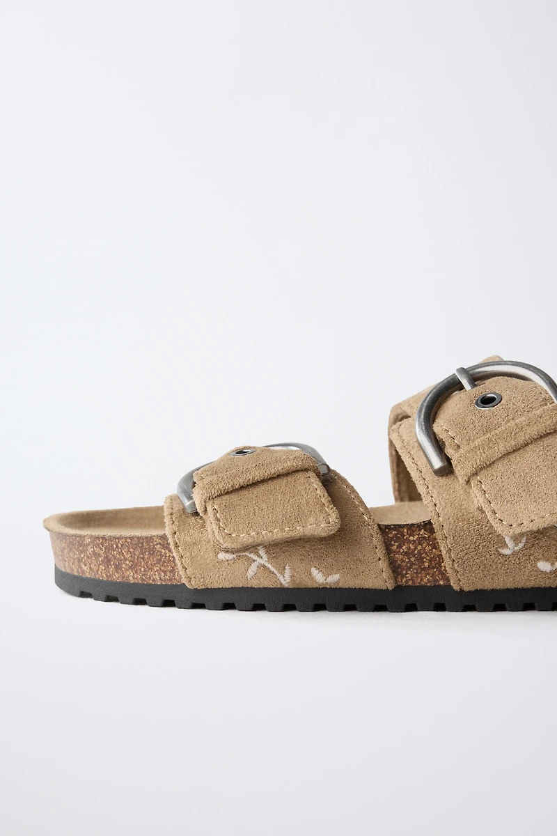 SANDALES BRODÉES DOUBLE BRIDE